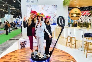 Hire Video & Photo Booth with Camera 360° Abu Dhabi